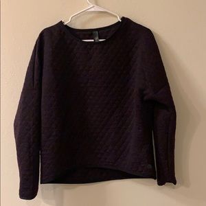 Maroon quilted pullover